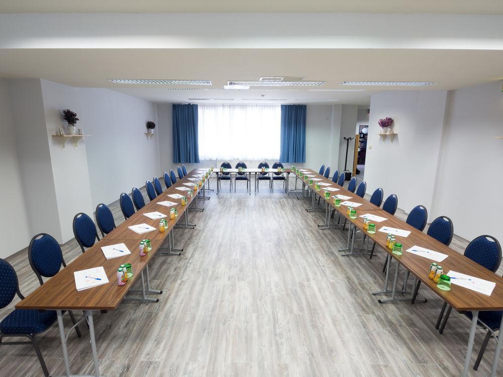 Arion Cityhotel Hotel 4*
